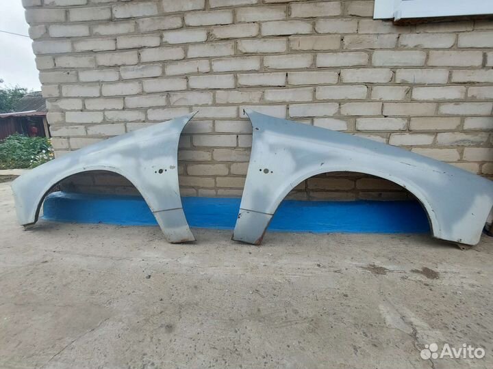 Передние крылья VAZ 2141