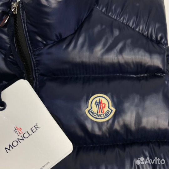 Жилетка новая Moncler