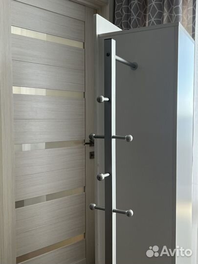 Зеркало напольное на колесиках