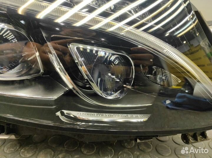 Фара правая Mercedes-Benz C-Class