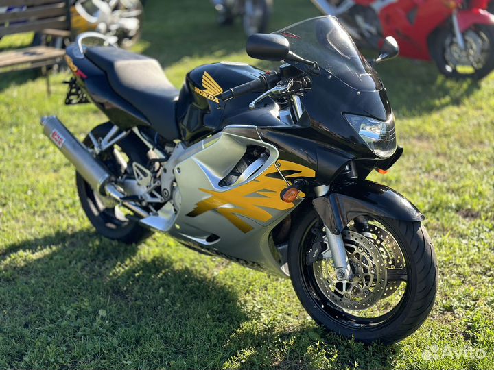 Honda CBR600 F4