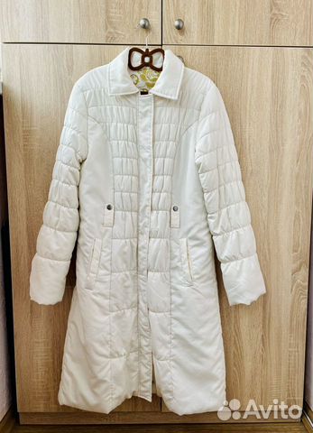 Весеннее женское стеганое белое пальто 44-46