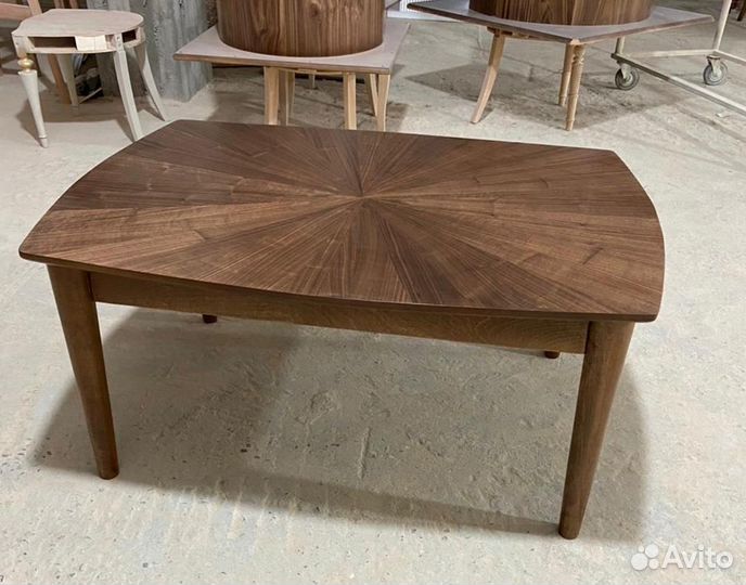 Стол обеденный. Стулья