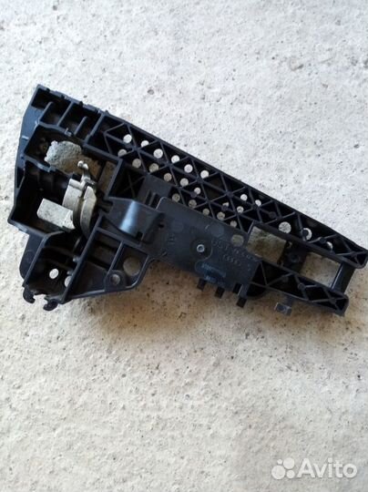 Кронштейн ручки двери задний левый Audi A1 8X 1.4