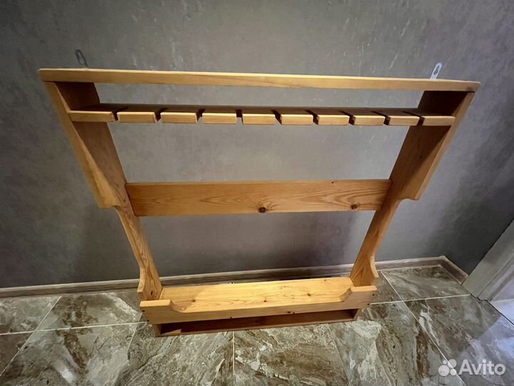 Деревянная настенная полка