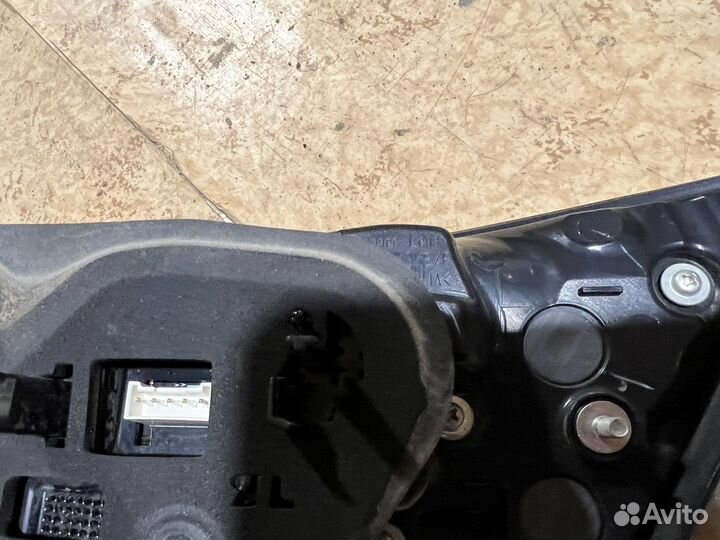 Фонарь левый внутренний Toyota Camry v70 GR Sport