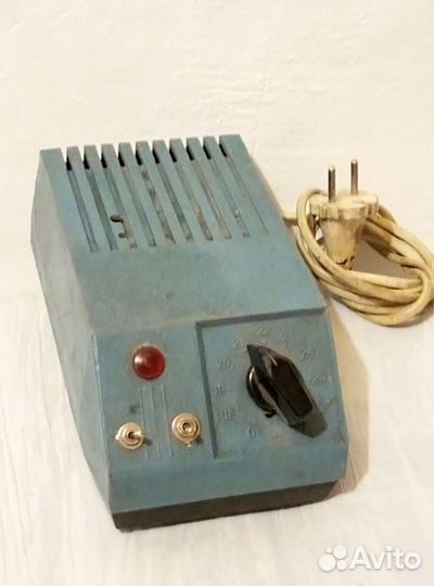 Блок Питания с Регулировкой (18 - 25 вольт)