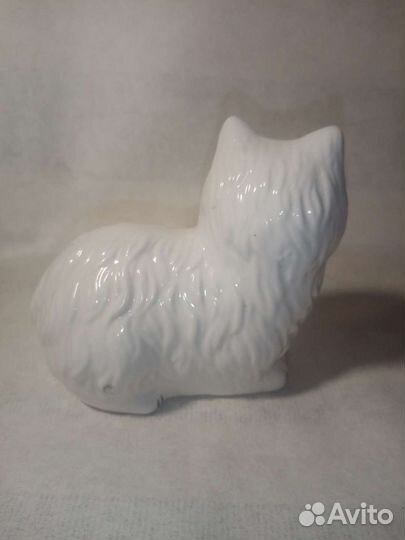 Фарфоровая статуэтка