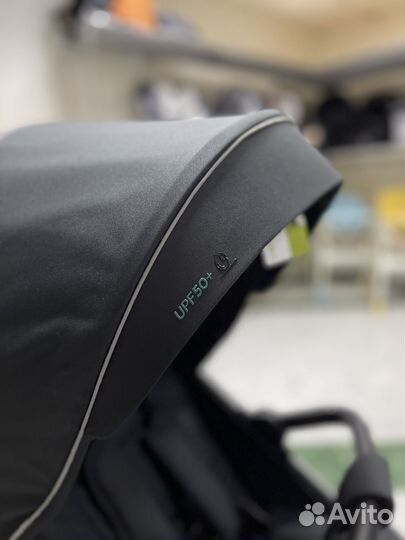 Прогулочная коляска новая