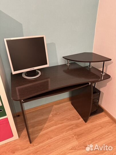 Компьютерный стол