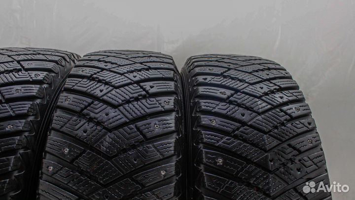 Goodyear Ultragrip Ice Arctic 215/65 R17 99T