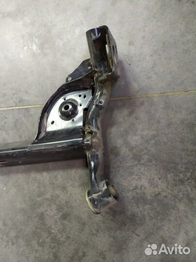 Балка задняя (подрамник) Renault Logan 2004-2010