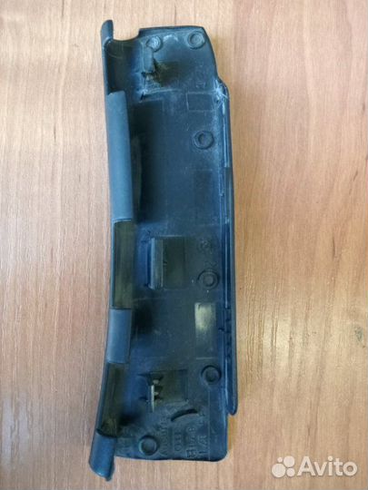 Кожух на петлю багажника Volkswagen Passat B5+