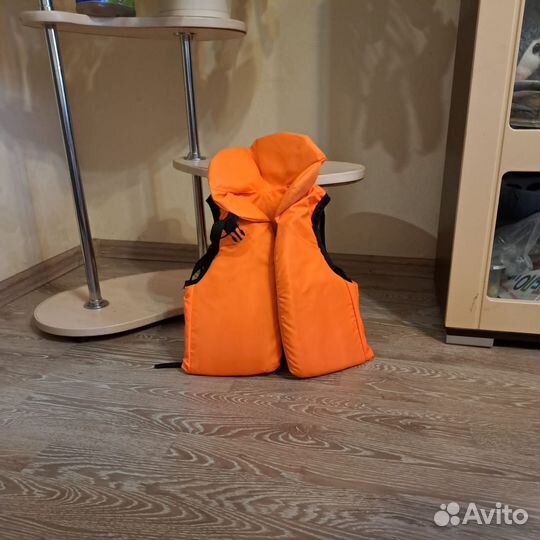 Спасательный жилет