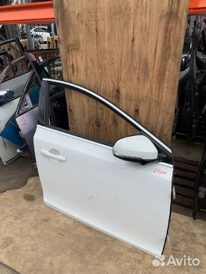 Дверь правая передняя Вольво V40 Volvo v40