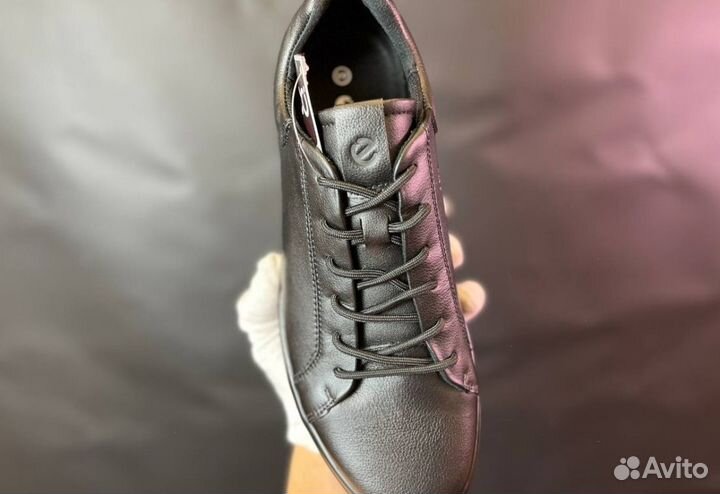 Кроссовки Ecco современные