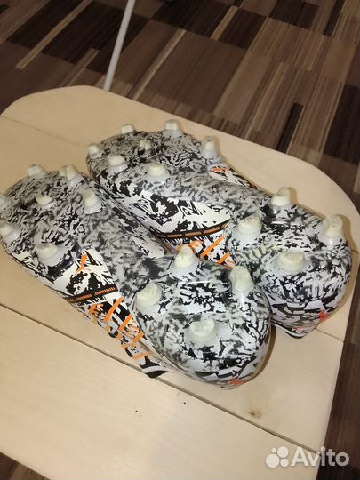 Футбольные бутсы puma future