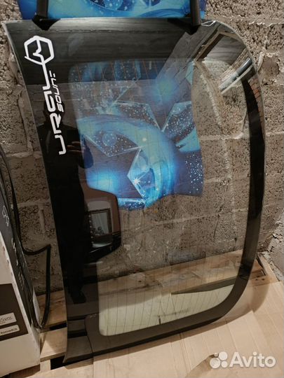 Стекло лада гранта Лифтбек на крышку багажжика