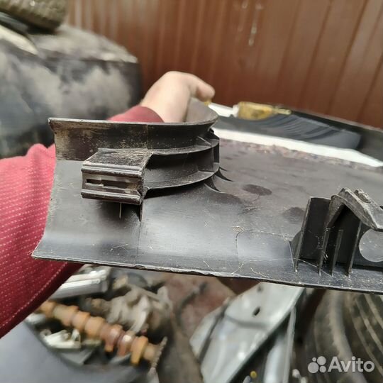 8E0867240 накладка средней стойки правой Ауди А4