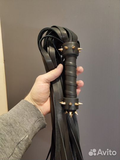 Плетка с шипами