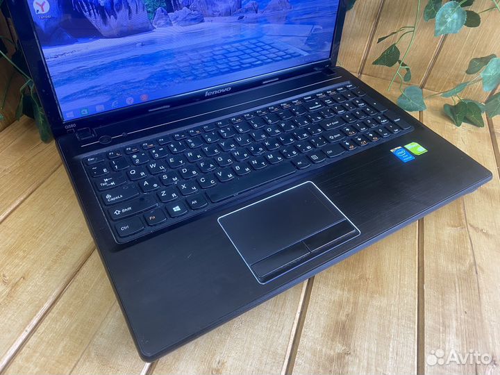 Игровой ноутбук Lenovo i5/8gb/SSD/710M