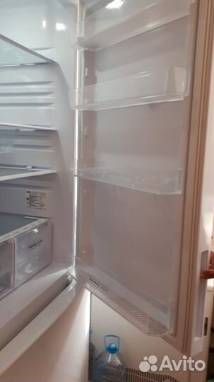 Диван новый, холодильник новый, шкаф новый