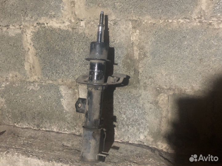 Стойка hyundai solaris передняя правая