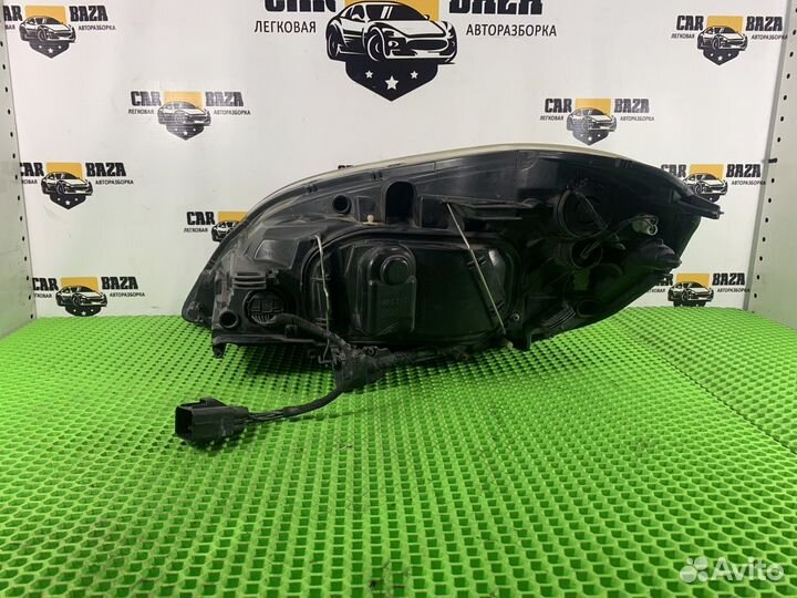 Фара передняя правая R Volvo XC60