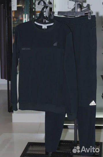 Спортивный костюм adidas