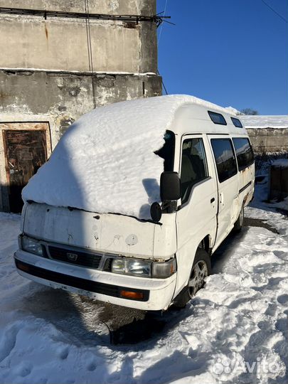 Nissan Caravan 2.7 AT, 1999, битый, 200 000 км