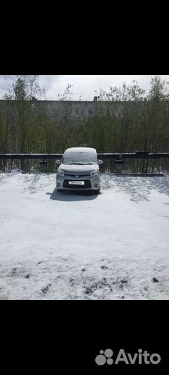 Toyota Sienta 1.5 CVT, 2013, 160 000 км