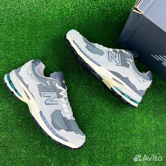 Серые кроссовки New Balance 2002R