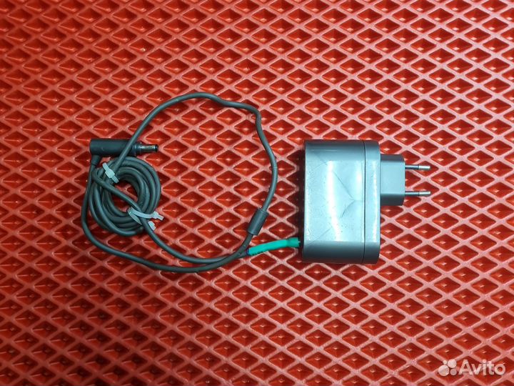 Зарядное устройство Dyson V6/DC62