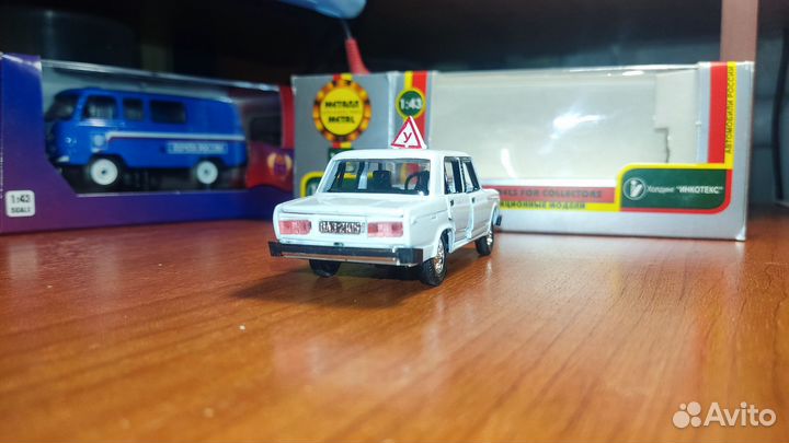 Модель масштаба 1:43 ваз 2105