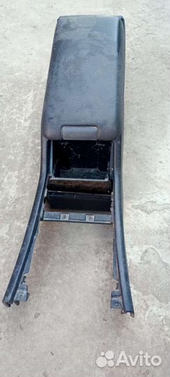 Подлокотник mercedes E240W210