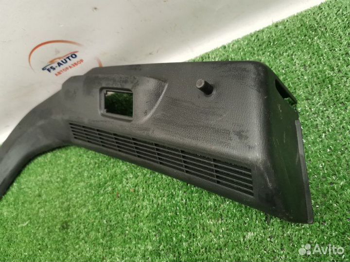 Пластик багажника задний левый Mazda 3 хетчбэк BM