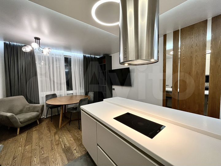 2-к. квартира, 66 м², 8/10 эт.