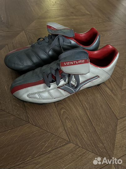 Футбольные бутсы venture