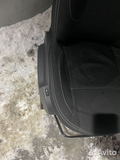 Передние сиденья renault logan 2