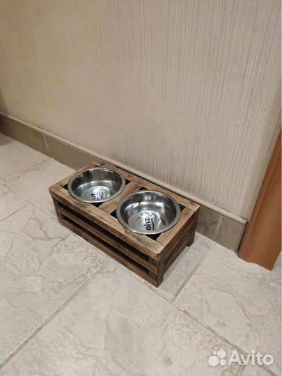 Миски на подставке для собак