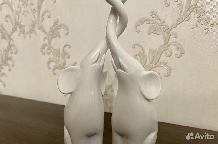 Фарфоровые фигурки. Слоники