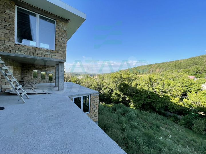 Дом 410 м² на участке 19 сот.