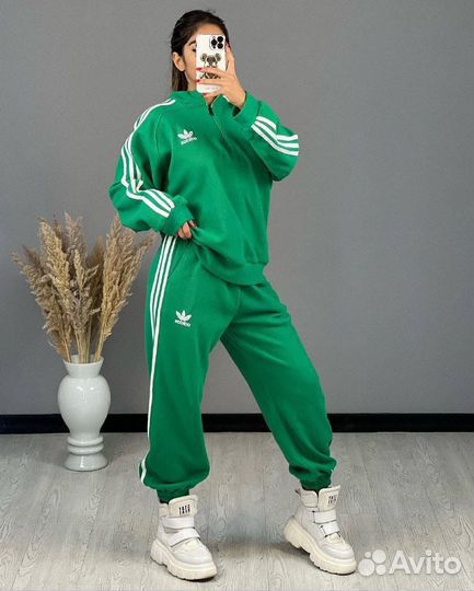 Спортивный костюм adidas