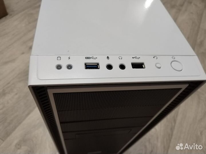 Белый корпус deepcool tesseract sw