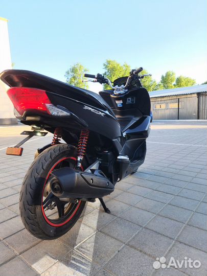 Скутер Honda pcx 125