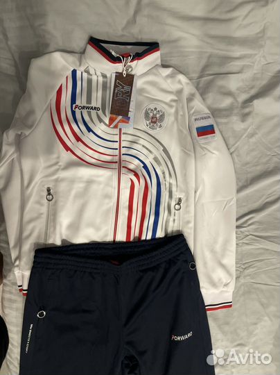 Костюм спортивный