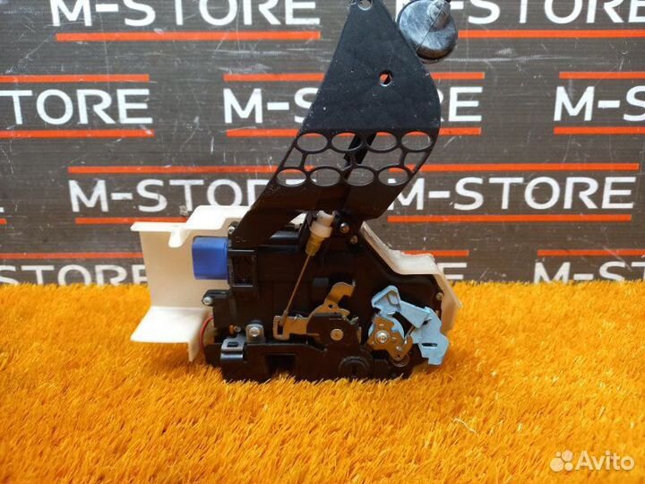 Замок двери задний правый Porsche Cayenne 957 5501