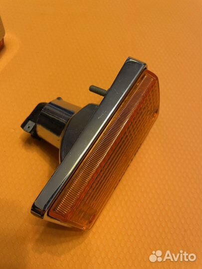 Фонарь поворотник подфарник жигули 21011 СССР