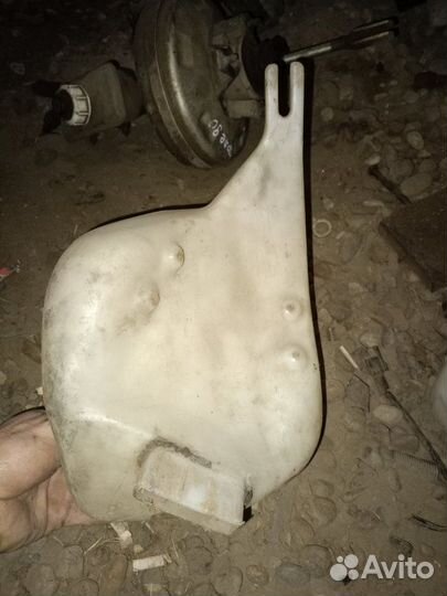 Бачок стеклоомывателя Bmw 3-Series E30