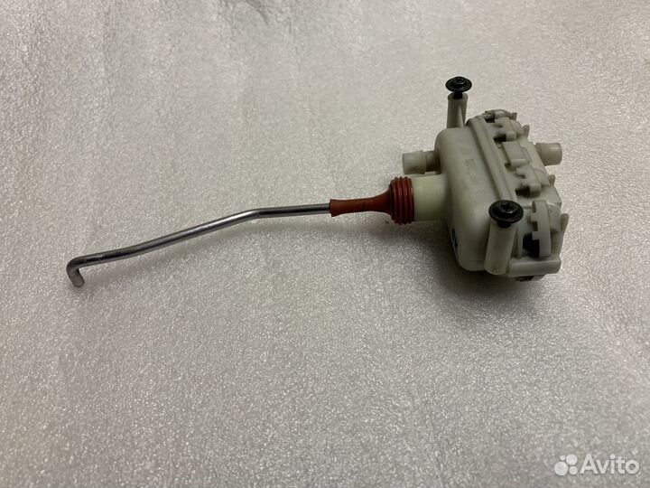 Активатор замка багажника Audi 100 / A6 C4